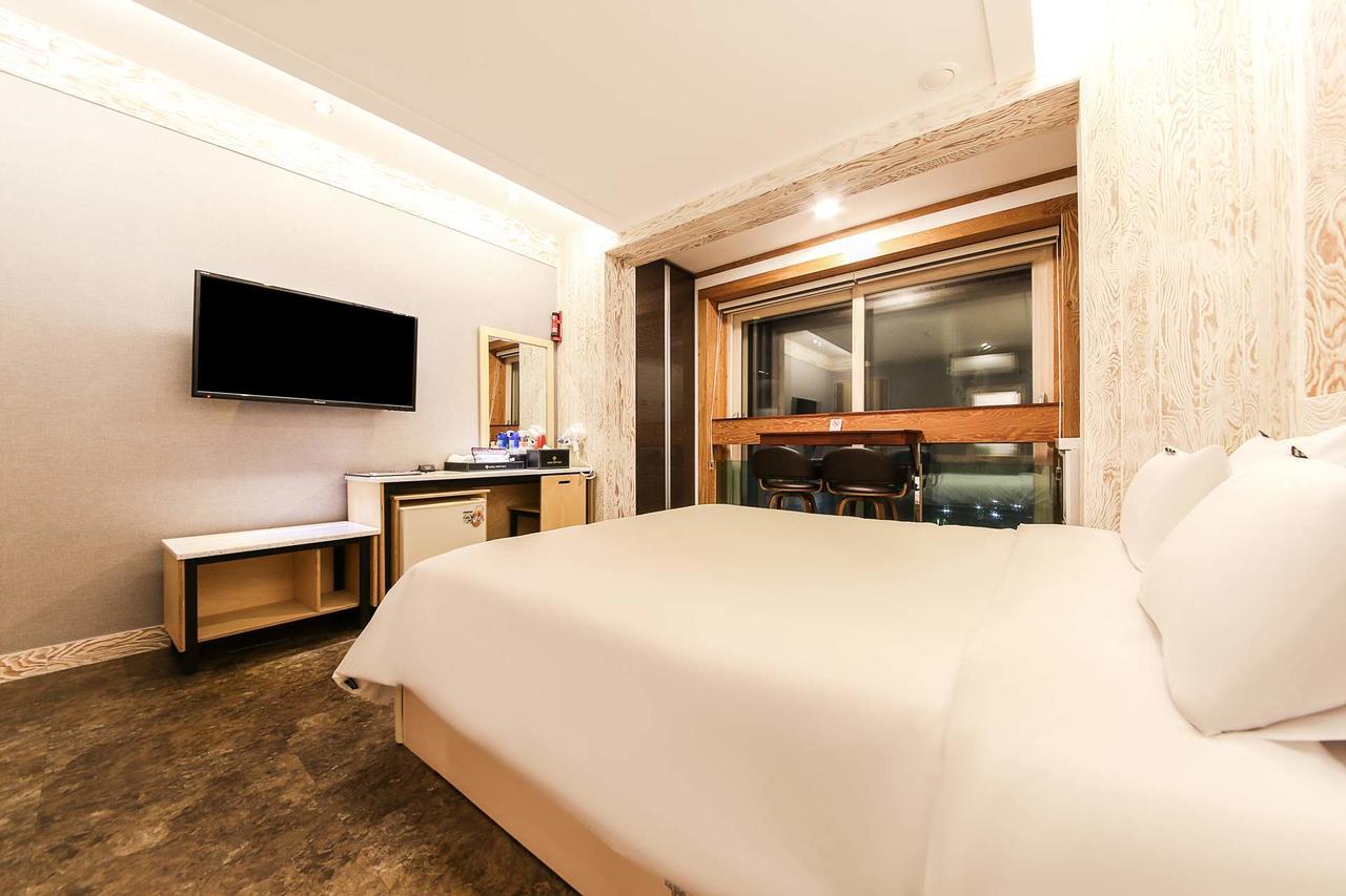 גנגנאונג Hotel Topsville מראה חיצוני תמונה