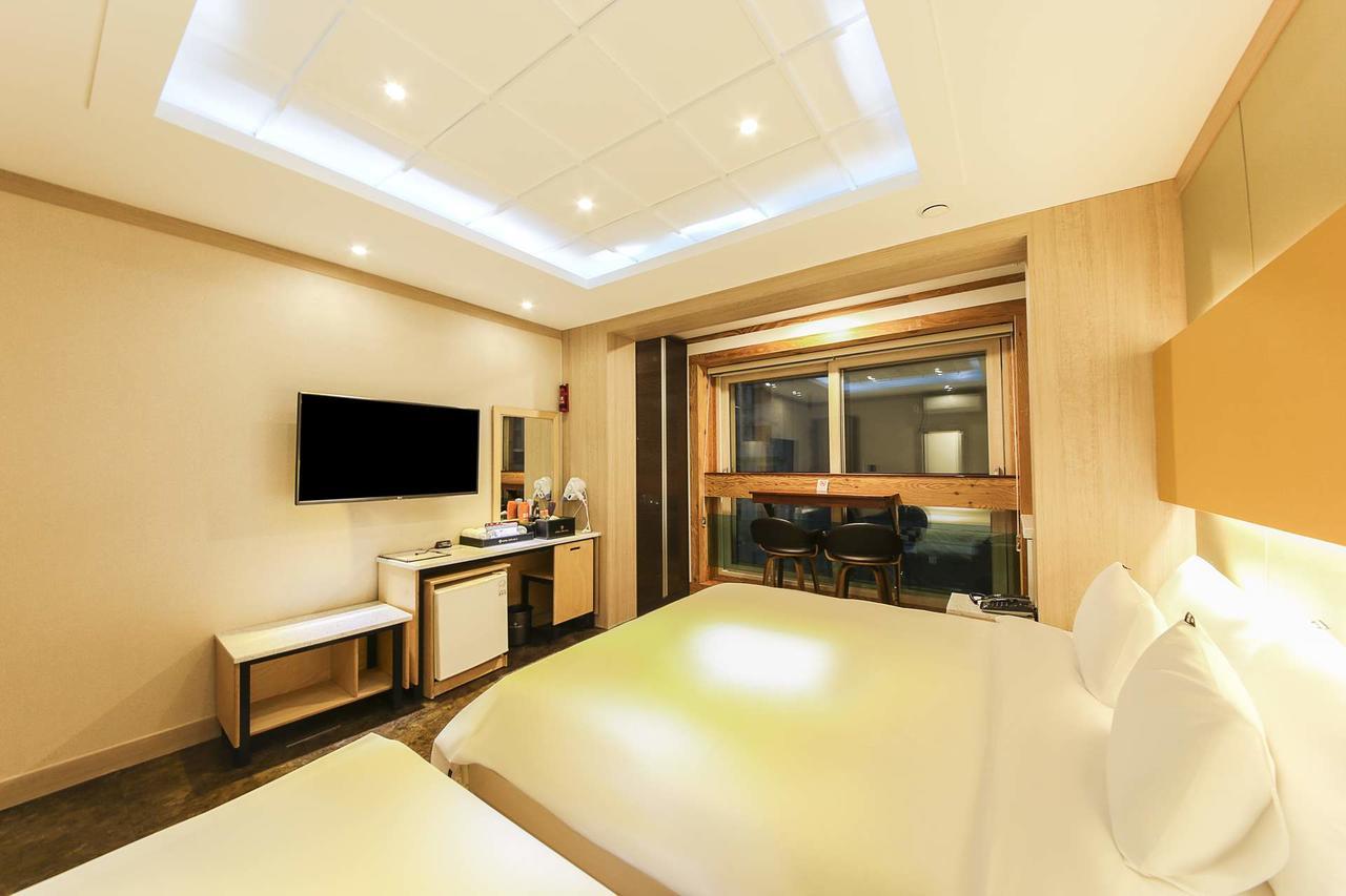 גנגנאונג Hotel Topsville מראה חיצוני תמונה