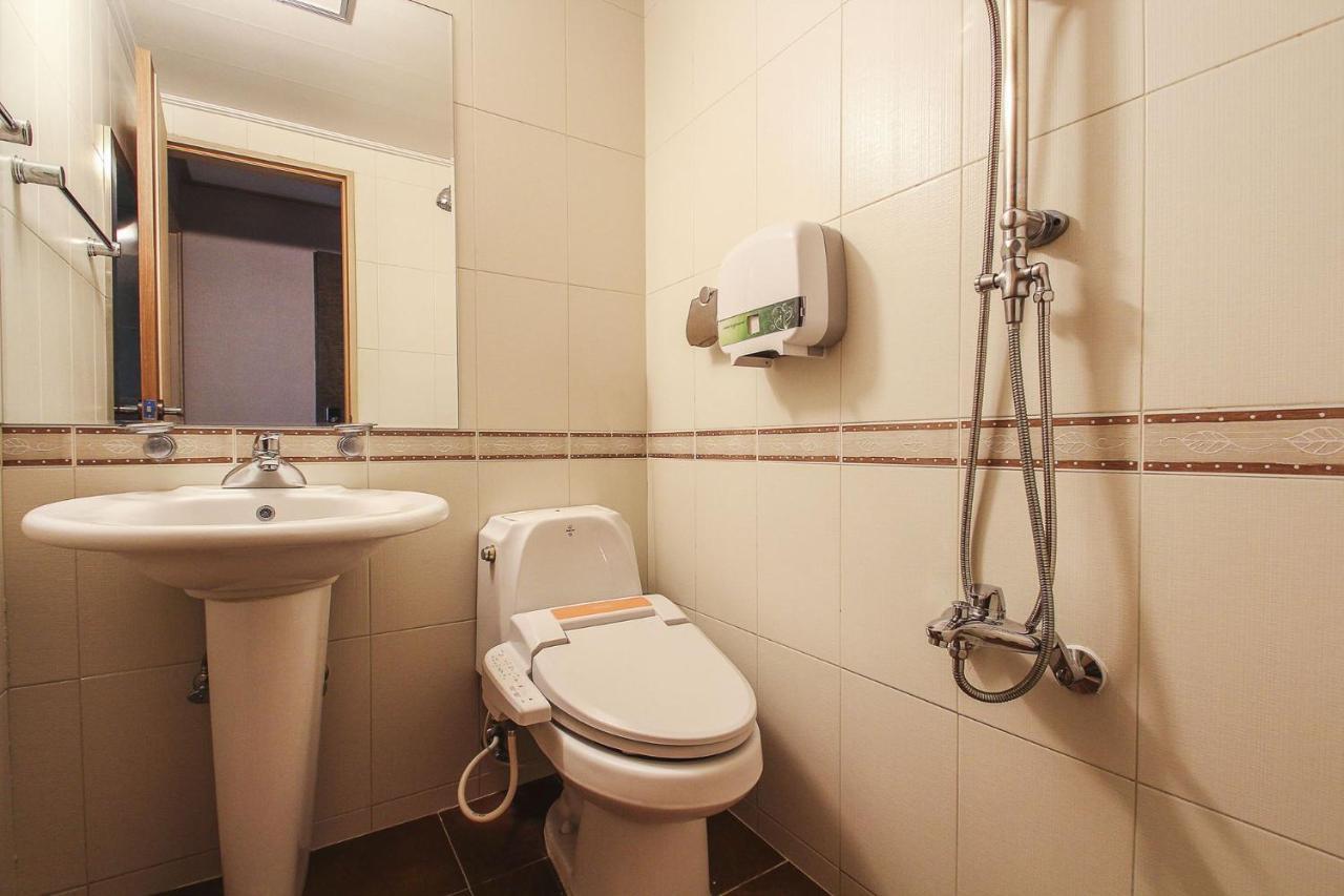 גנגנאונג Hotel Topsville מראה חיצוני תמונה